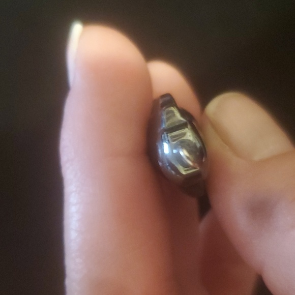 New Hand Carved Hematite Penguin Pendant. - Picture 9 of 11